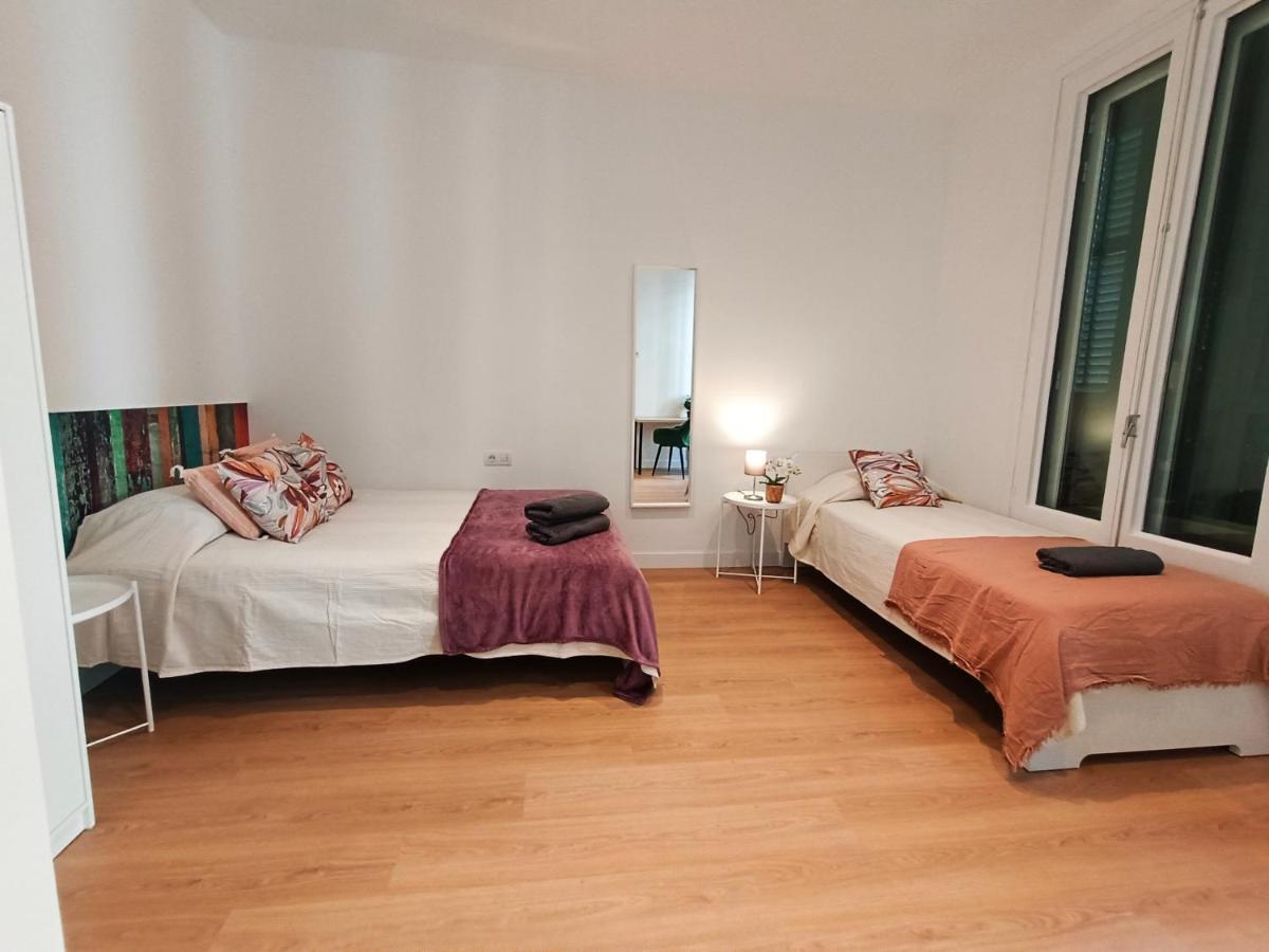 By Universitat Rooms Barcelona Ngoại thất bức ảnh