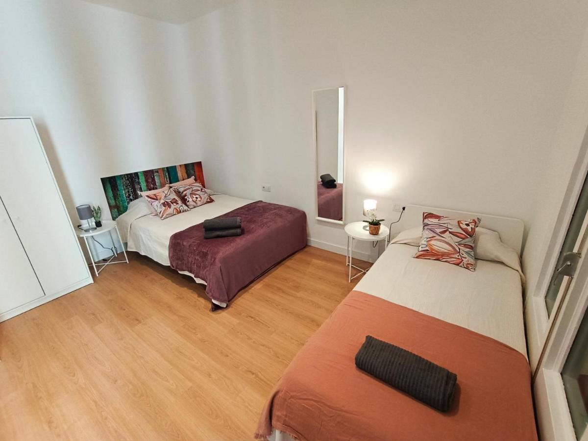By Universitat Rooms Barcelona Ngoại thất bức ảnh