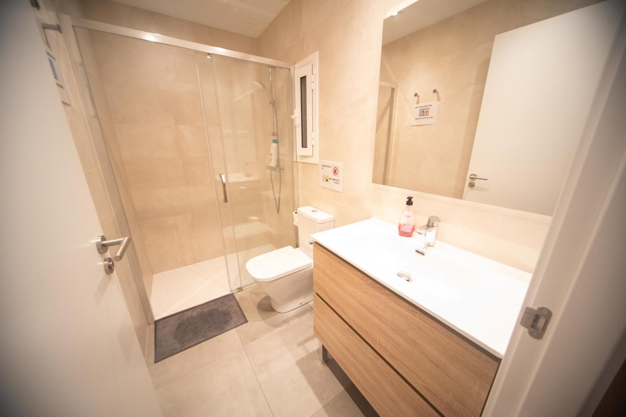 By Universitat Rooms Barcelona Ngoại thất bức ảnh