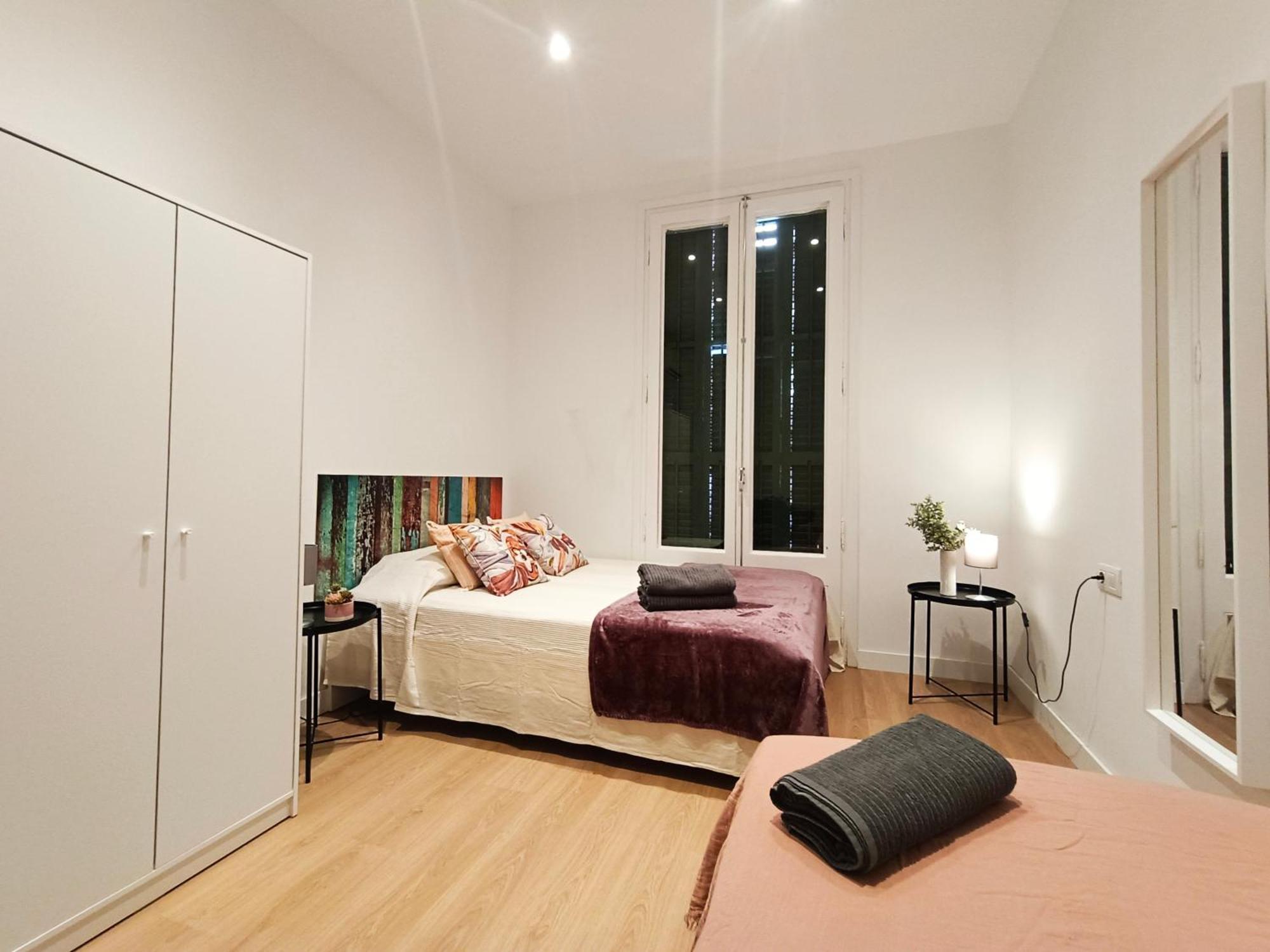 By Universitat Rooms Barcelona Ngoại thất bức ảnh