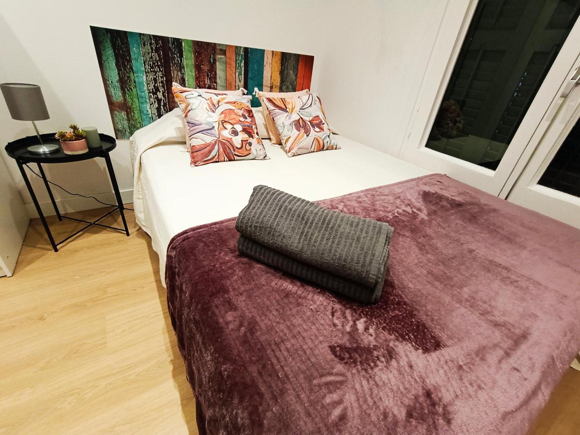 By Universitat Rooms Barcelona Ngoại thất bức ảnh