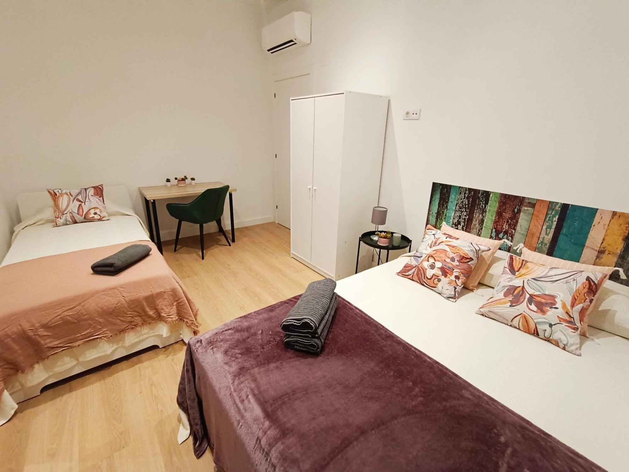 By Universitat Rooms Barcelona Ngoại thất bức ảnh